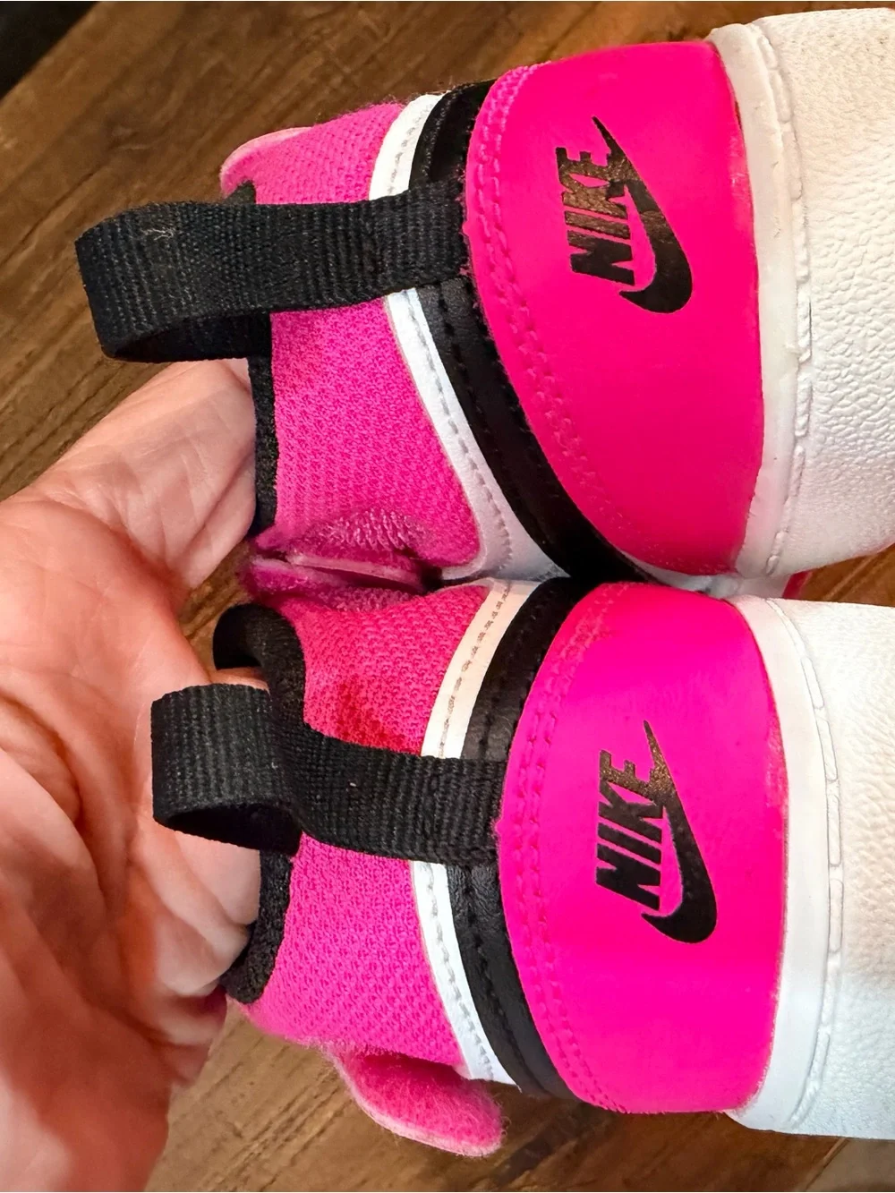 Nike Kids Court Borough Mid 2 - size 9c